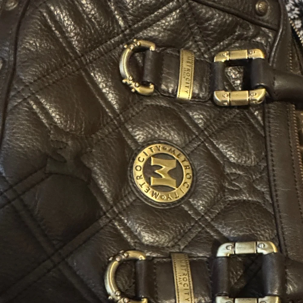 Metrocity Quilted Brown Leather Satchel - Picture 11 of 16